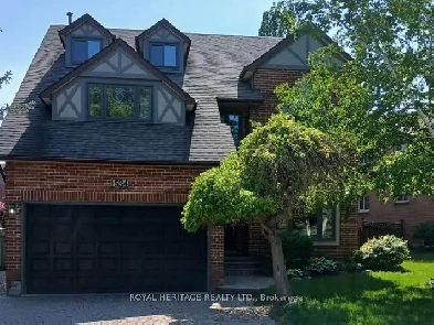 ✨EXCEPTIONAL JOHN BODDY BUILT 4 1 BDRM HOME READY TO MOVE IN! Image# 1