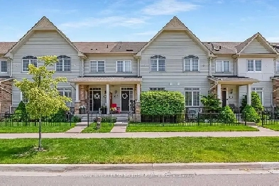 ⚡LOOK NO FURTHER 2 BEDROOM TOWNHOME WITH 2 CAR GARAGE! Image# 1