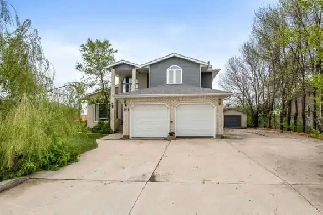 Rare 2494 sq ft Two Story in Niverville Image# 18
