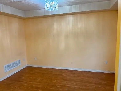 Semi-Detached House for Rent Nr Mt. Pleasant Station Image# 5