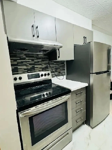 4 Bedroom House Available in Brampton Near Bramalea City Centre Image# 1