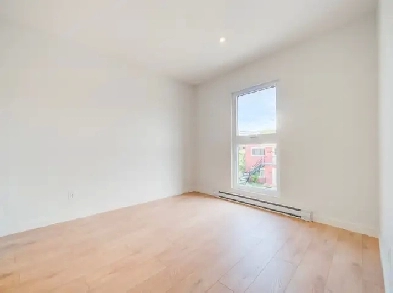 5 1/2 - 3 chambre fermées - Internet - 2050$ - MTL/YUL Image# 1