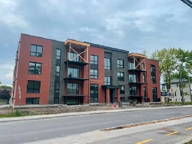 1 mois gratuit! Grand condo neuf 4½  à St-Eustache - Disponible Image# 7