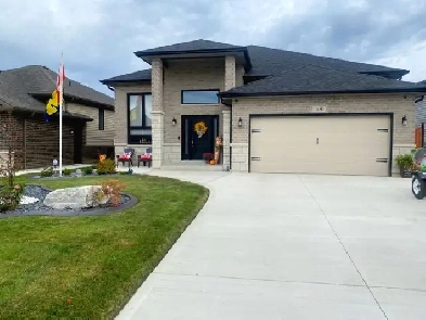 48 Kingsbridge Dr., Amherstburg, ON - Open House June 8, 1-3pm Image# 1