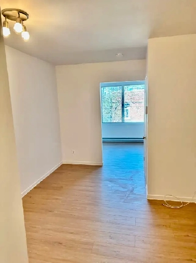 Super beau 2 ½ Rosemont–Petite-Patrie | Tout Inclus -920 $ /mois Image# 1