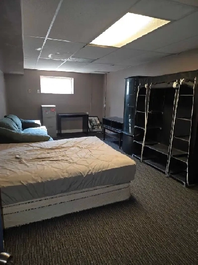 west end room Image# 2