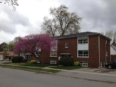 1  Bdrm Apartment in Central Niagara Falls Image# 2