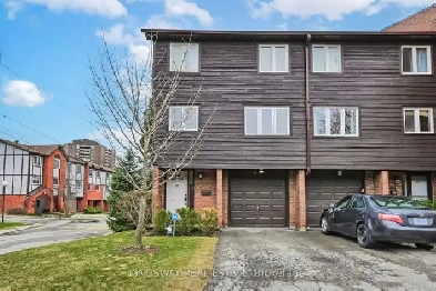 3   Den 3 Bath condo townhouse for rent in Mississauga Image# 1