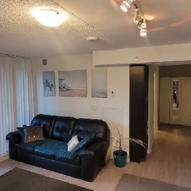1 Den Condo for Rent – 830 Lawrence Ave W, Toronto - $2300/month Image# 7
