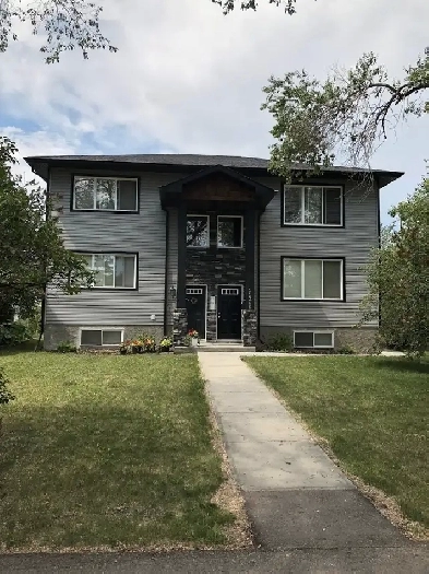 Quiet main floor 2 bedroom   den duplex located in Inglewood Image# 6