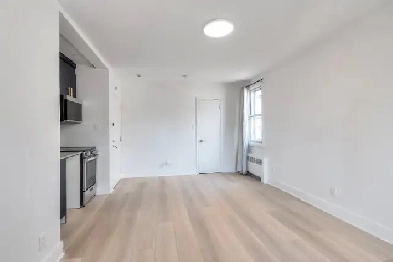 Studio - 1201 Av Hope Image# 1