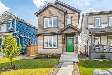 3 Bedrooms, 2.5 Bathrooms, Double Detached Garage, Rec Room Image# 1