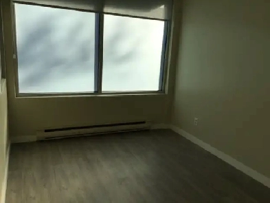 ½   den  Ahuntsic Metro Sauve  - 9517 Rue Lajeunesse Image# 1