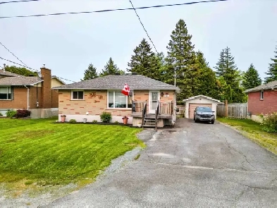 Cute & Convenient Starter Home | 796 Hildegarde Ave Image# 3