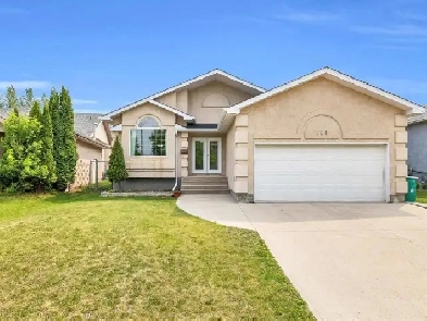 5-Bedroom House in Tuxedo Image# 3