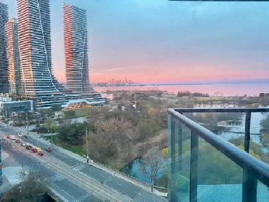 Downtown Toronto Private Room – Chinatown – July 1 Move-in Image# 1