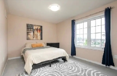 En-suite Room for Male McMaster students Image# 3