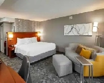 7 CAR PARKING - 5 BED - 2 WASH HOUSE FOR RENT - BRAMALEA MALL Image# 1