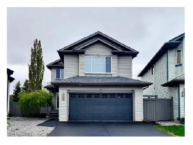 BEAUITFUL 4 BEDROOM HOUSE IN SOUTH EDMONTON Image# 1