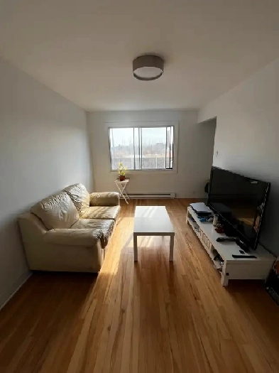 5 1/2 rénové à louer Image# 2
