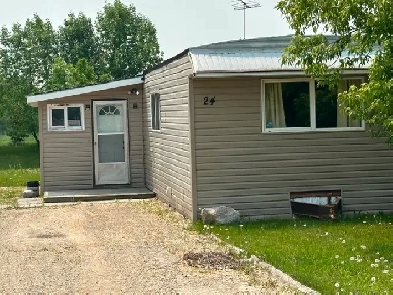 Best Deal In Lorette! 3 Bedroom Mobile Home For Sale. Image# 8