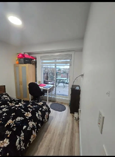 Bright & Cozy Room for Rent in New Townhouse – Transit-Friendly Image# 1