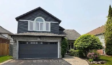 ✨BEAUTIFUL AND COZY 5 BED 4 BATH DETACHED HOME WITH DBL CAR GAR! Image# 1