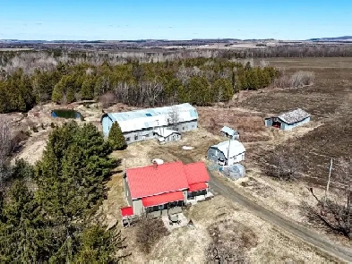 Tingwick (Centre-du-Québec) : Domaine 27 acres, maison, bâtiment Image# 1
