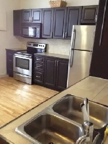 TOUT INCLUS: 1 Chambre, 5 1/2, 1er Juin ou 1er Juillet Image# 1