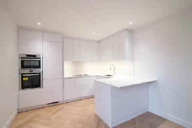modern top-floor one-bedroom apartment in Outremont - ID 3804 Image# 1