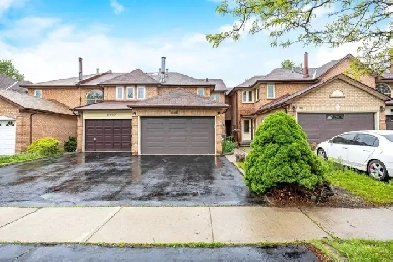 3BR 3WR Att/Row/Twnhouse in Mississauga near Mclaughlin & Eglint Image# 1