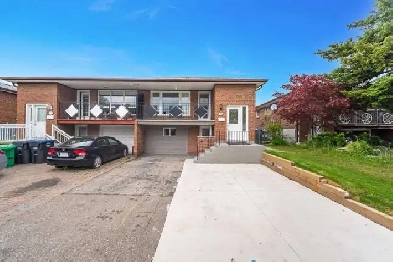 3BR 2WR Semi-Detached in Mississauga near DUNDAS & WOLFDALE Image# 1