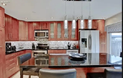 Large 4 bdrms house at Brampton Image# 9