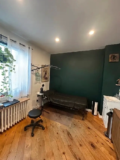 Office/Studio Near Coxwell Subway Image# 3
