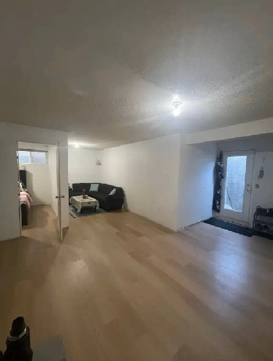 2 Bedroom 1 bathroom. Private entrance Image# 5