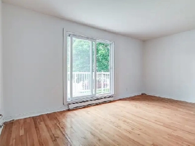Grand 4 1/2 renové a louer Image# 10