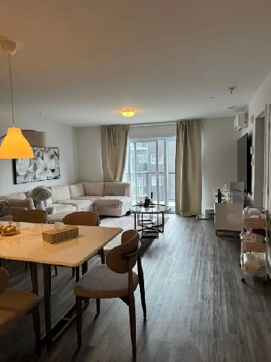 Chateauguay, 3.5/ 2 stat. intérieurs/ 1525$/m Image# 1