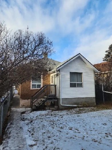 2 Bed 1 Bath House for Rent in Quiet Edmonton Neighbourhood Image# 3