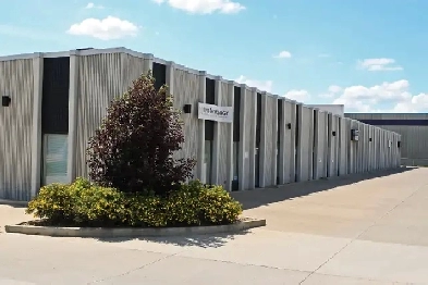 2823 SQ FT  OFFICE WAREHOUSE FOR LEASE - WEST END Image# 8