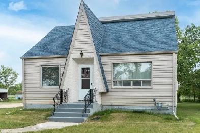 Well Maintained Home for Sale on 5 Acres! Image# 7