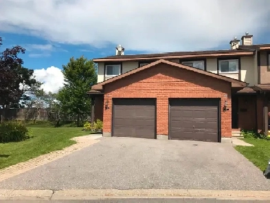 Kanata 4 Bedroom Townhouse (Katimavik) Image# 4