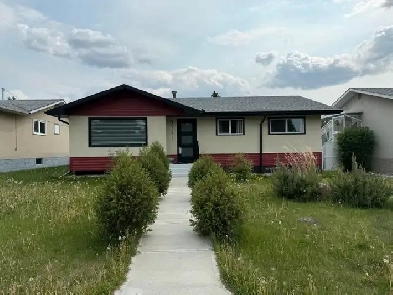 Top Floor Bungalow For Rent Image# 2