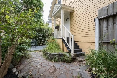 South end 2 bedroom furnished upper flat near Dal and downtown Image# 2
