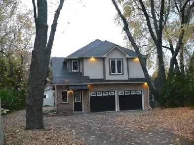 2 Bedroom Lakefront Rental $2150 Utilities Included Image# 1