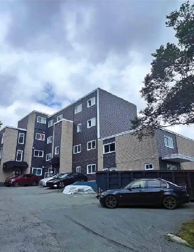 3 bedrooms 1 bathroom (2-level apartment). For a family. 3-5 min Image# 3