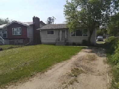 Sylvan Lake - Lakefront, 2 bedroom 1 bathroom house for rent Image# 1