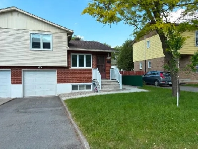 Single Family Home near Metro, Carrefour Parc Autoroute 15/440 Image# 2