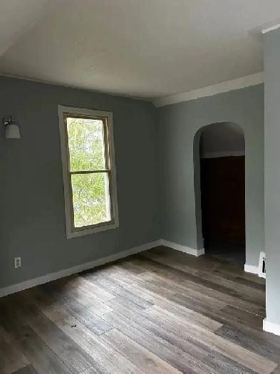 Ready to move-in! Upper unit available. Image# 6