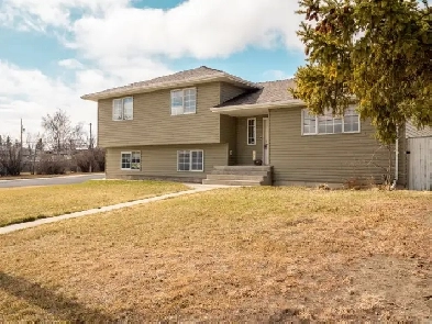 495 6 Street West, Cardston, Alberta Image# 7