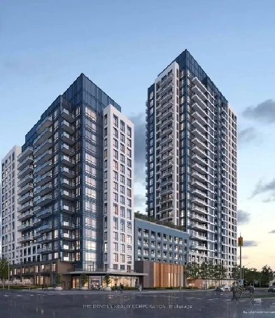 2 DEN with 970 SqFt in prime THORNHILL (2 Parking) Image# 1